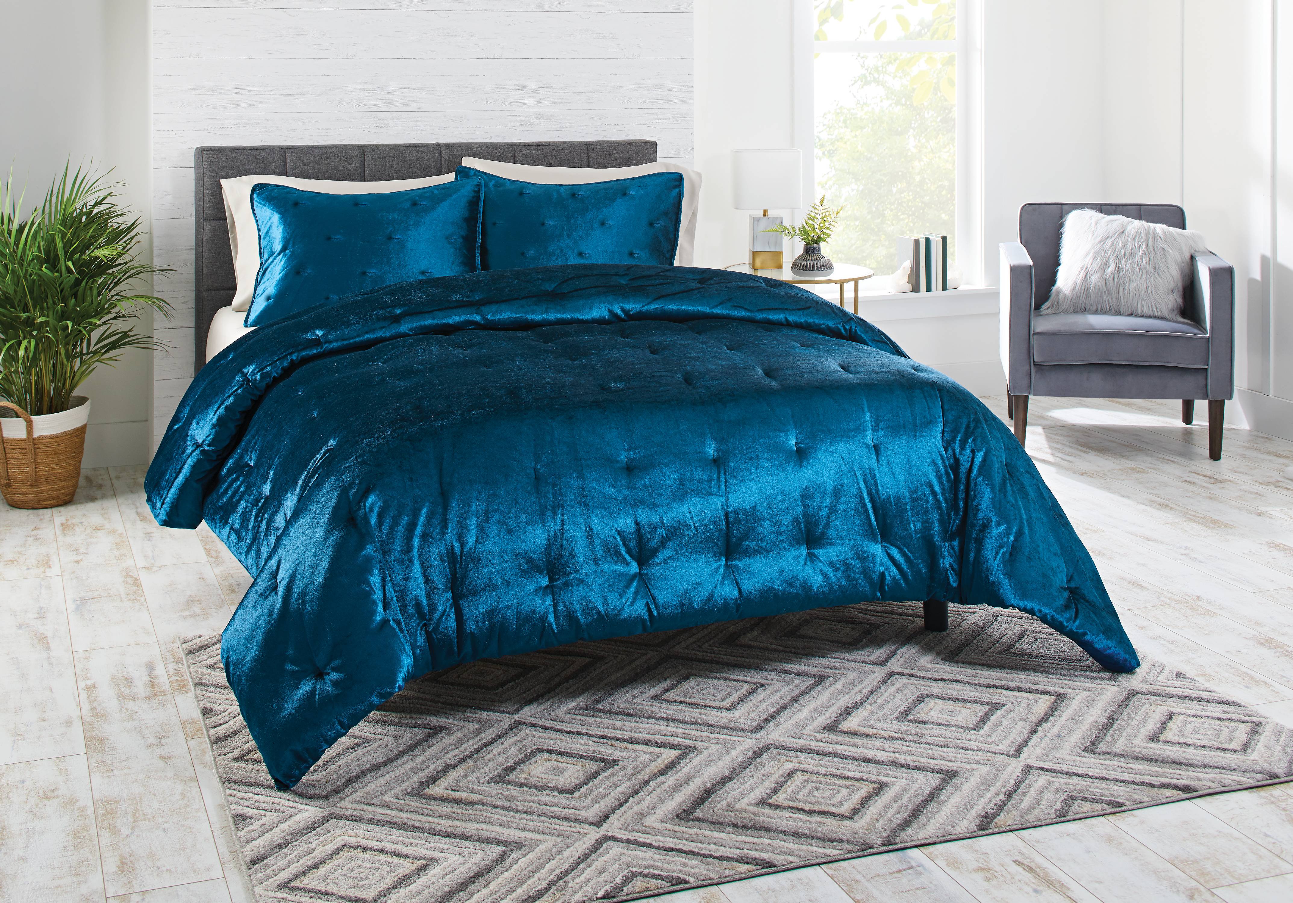 Better Homes & Gardens Full or Queen Velvet Pintuck Comforter Set, Blue