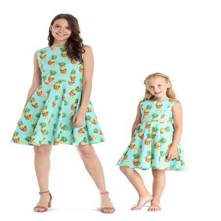 Matching Hawaiian Luau Mother Daughter Vintage Fit and Flare Dresses in Halloween Pineapple Skull M-2