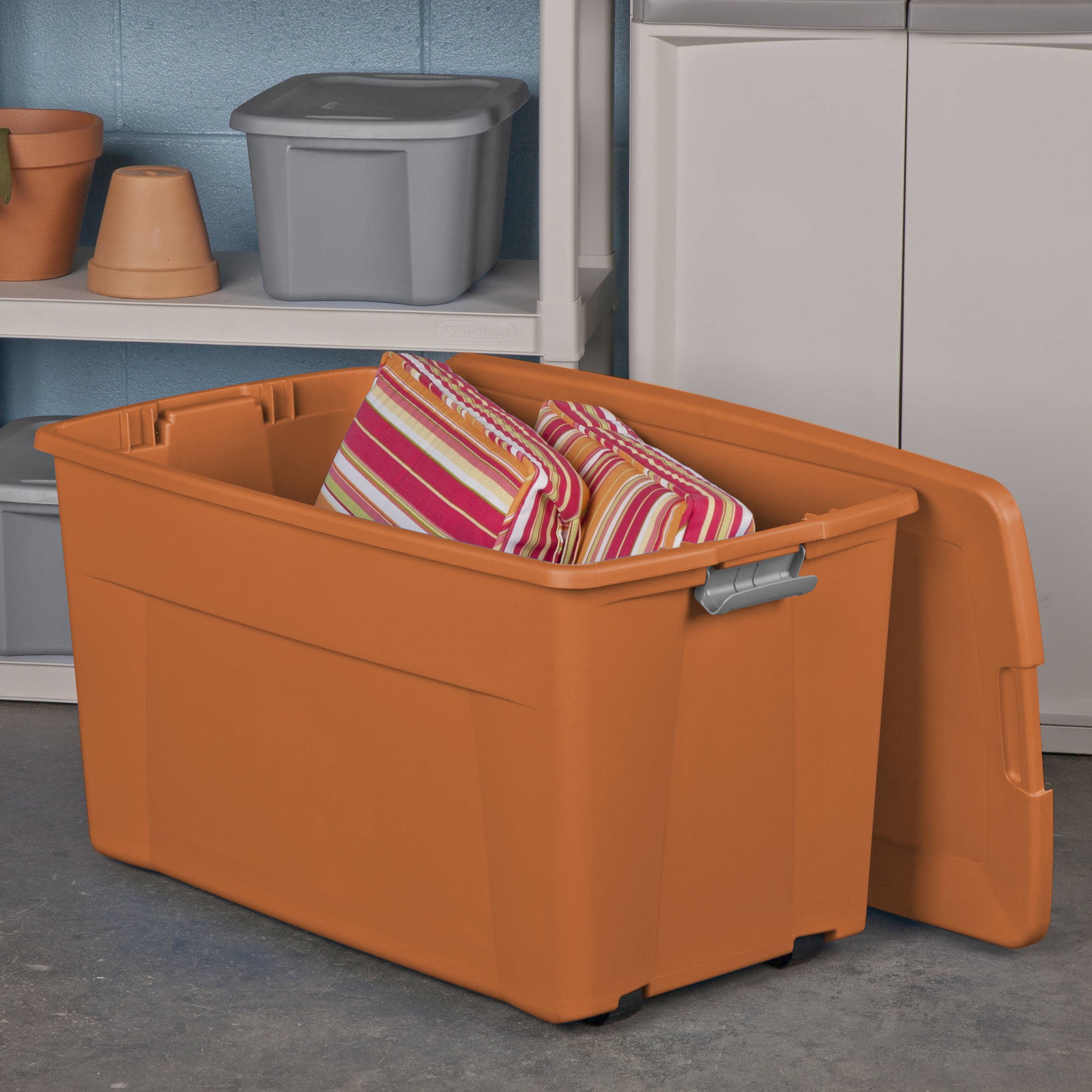 Sterilite 45 best sale gallon storage tote