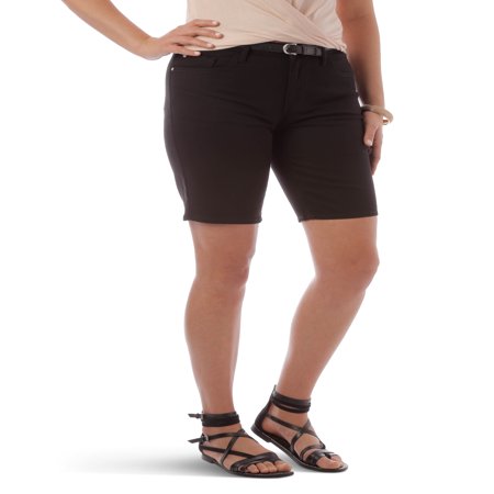 Women's Belted Bermuda Short