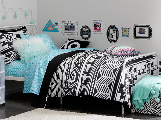 Dorm Decorating 101 5 Beyond Basic Styles Com Dorm Decorating Black White Bright