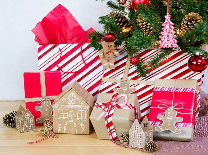 6 Easy Holiday Gift Wring Ideas Gingerbread Peppermint Gift Wrap Theme Collection Of Gifts Wred And Under Tree